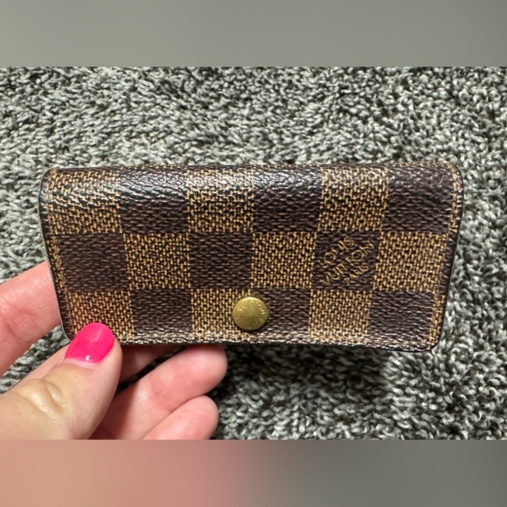 Louis Vuitton Damier Ebene key holder